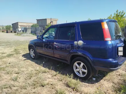 Honda CR-V 1998 года за 3 300 000 тг. в Караганда – фото 2