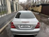 Mercedes-Benz E 320 2002 годаfor5 500 000 тг. в Караганда