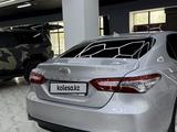 Toyota Camry 2018 года за 12 300 000 тг. в Костанай – фото 3