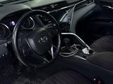 Toyota Camry 2018 года за 12 300 000 тг. в Костанай – фото 5