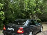 Mercedes-Benz C 200 1997 года за 2 250 000 тг. в Караганда – фото 2
