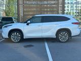 Toyota Highlander Luxe 2023 года за 26 200 000 тг. в Астана – фото 3