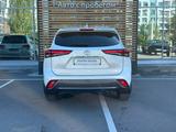 Toyota Highlander Luxe 2023 года за 26 200 000 тг. в Астана – фото 4