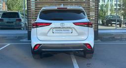 Toyota Highlander Luxe 2023 года за 26 200 000 тг. в Астана – фото 4
