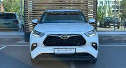 Toyota Highlander Luxe 2023 года за 26 200 000 тг. в Астана – фото 5