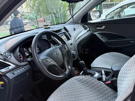 Hyundai Santa Fe 2017 года за 10 000 000 тг. в Караганда – фото 6