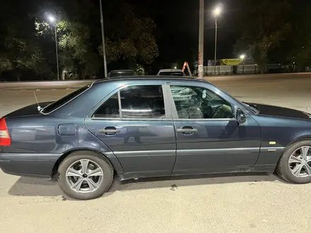 Mercedes-Benz C 200 1997 года за 2 500 000 тг. в Алматы – фото 4