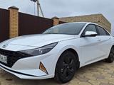 Сдаётся в аренду с ВОДИТЕЛЕМ автомашина Hyundai Elantra 2022 года. в Атырау
