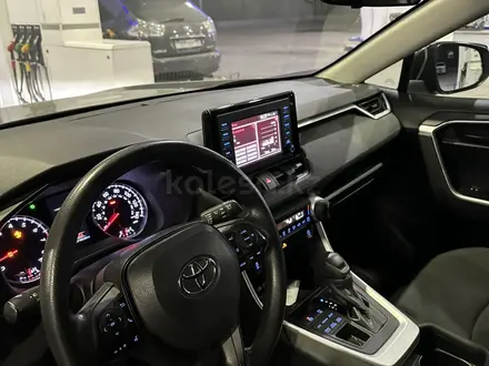 Toyota RAV4 2019 года за 14 300 000 тг. в Алматы – фото 5