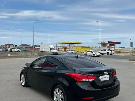 Hyundai Elantra 2013 года за 4 200 000 тг. в Актау – фото 2
