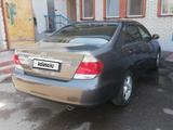 Toyota Camry 2005 года за 6 000 000 тг. в Уральск – фото 2