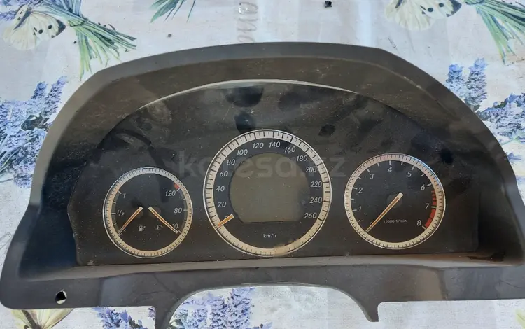 Панель приборов (щиток) Mercedes W204 за 40 000 тг. в Алматы
