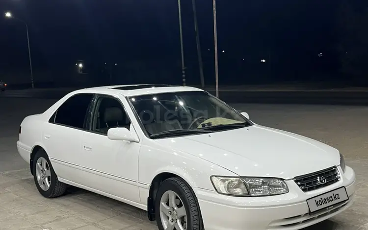 Toyota Camry 2001 годаfor4 300 000 тг. в Жанаозен