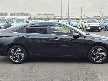 Hyundai Elantra 2023 года за 8 190 000 тг. в Алматы – фото 4