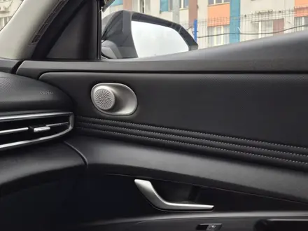 Hyundai Elantra 2023 года за 8 190 000 тг. в Алматы – фото 23