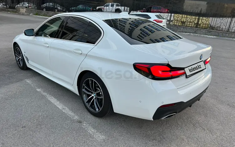 BMW 520 2021 года за 27 000 000 тг. в Алматы