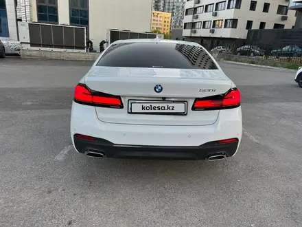 BMW 520 2021 года за 27 000 000 тг. в Алматы – фото 40