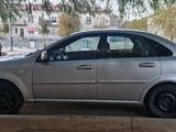 Chevrolet Lacetti 2008 года за 800 000 тг. в Атырау – фото 2