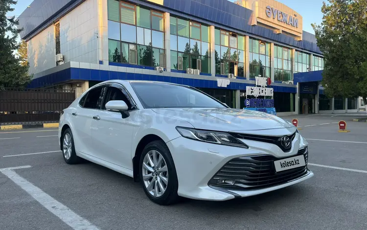 Toyota Camry 2018 годаfor14 000 000 тг. в Шымкент