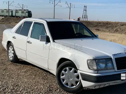 Mercedes-Benz E 230 1992 года за 1 200 000 тг. в Тараз – фото 16