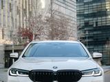 BMW 530 2021 года за 20 800 000 тг. в Алматы – фото 2