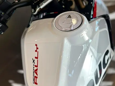 Ducati  DesertX 2024 года за 13 030 000 тг. в Алматы – фото 4
