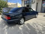 Mercedes-Benz E 280 1997 года за 5 000 000 тг. в Туркестан – фото 2