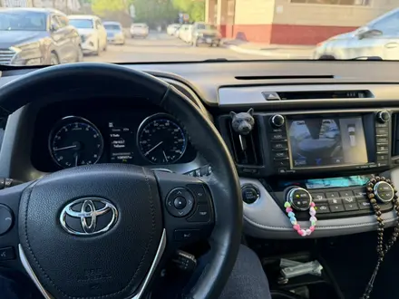 Toyota RAV4 2017 года за 11 200 000 тг. в Астана – фото 4