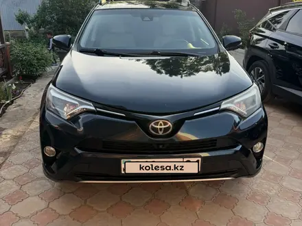 Toyota RAV4 2017 года за 11 200 000 тг. в Астана – фото 3