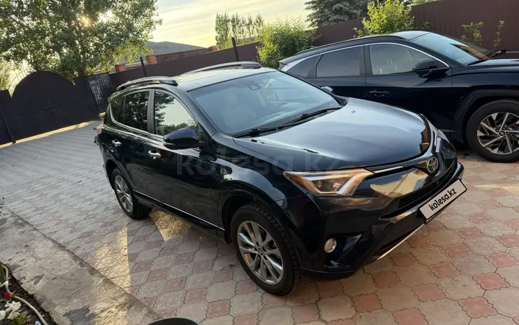 Toyota RAV4 2017 года за 11 200 000 тг. в Астана