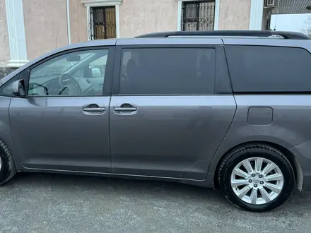 Toyota Sienna 2014 года за 9 000 000 тг. в Актау – фото 2