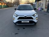 Toyota RAV4 2020 года за 11 500 000 тг. в Алматы