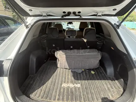 Toyota RAV4 2020 года за 11 500 000 тг. в Алматы – фото 6