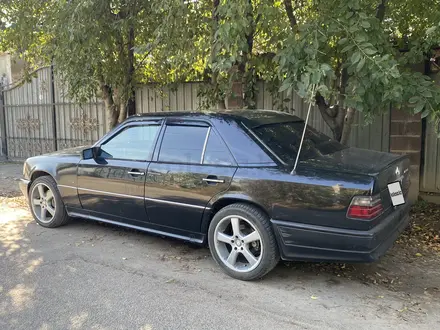 Mercedes-Benz E 280 1993 года за 1 600 000 тг. в Алматы