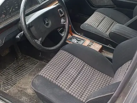 Mercedes-Benz E 230 1990 года за 1 100 000 тг. в Караганда – фото 5