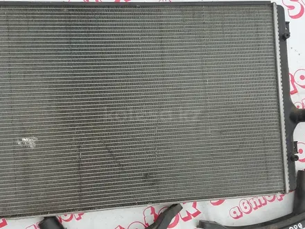Радиатор охлаждения основной на VW Passat B6 B7 VAG есть разные за 40 000 тг. в Алматы – фото 17