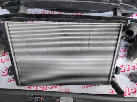 Радиатор охлаждения основной на VW Passat B6 B7 VAG есть разные за 40 000 тг. в Алматы – фото 21