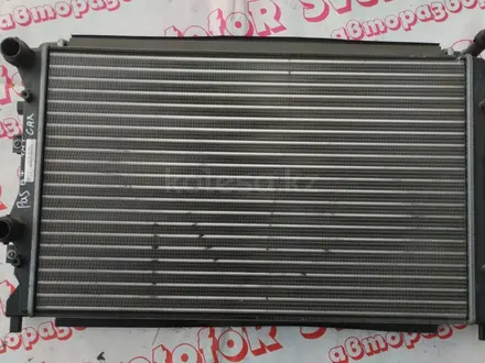Радиатор охлаждения основной на VW Passat B6 B7 VAG есть разные за 40 000 тг. в Алматы – фото 3