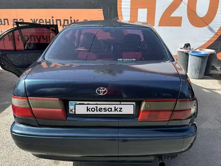 Toyota Carina E 1996 годаүшін1 700 000 тг. в Алматы – фото 2
