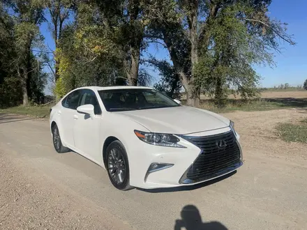 Lexus ES 350 2018 года за 24 500 000 тг. в Алматы