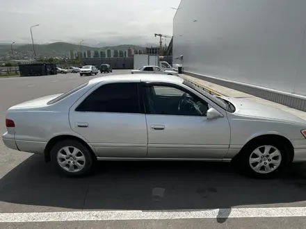 Toyota Camry 2001 года за 2 600 000 тг. в Алматы – фото 4