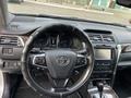 Toyota Camry 2015 года за 11 800 000 тг. в Байконыр – фото 6