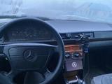 Mercedes-Benz E 220 1992 года за 2 400 000 тг. в Петропавловск – фото 5