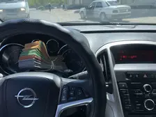 Opel Astra, 2011