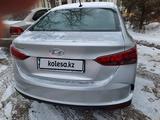 Hyundai Accent 2021 года за 7 500 000 тг. в Уральск – фото 2