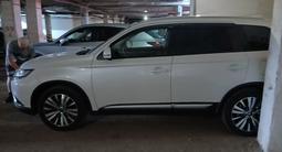 Mitsubishi Outlander 2020 года за 13 500 000 тг. в Астана