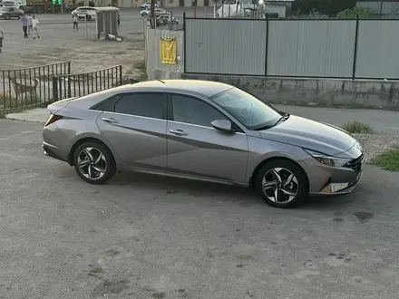 Hyundai Elantra 2023 года за 11 800 000 тг. в Алматы – фото 2