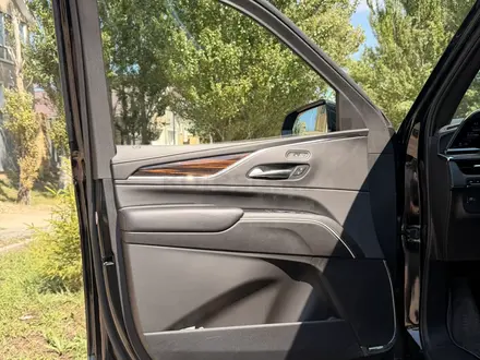 Cadillac Escalade 2023 года за 53 850 000 тг. в Астана – фото 17