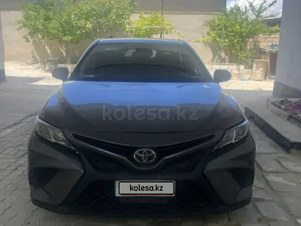Toyota Camry 2018 года за 9 000 000 тг. в Жанаозен