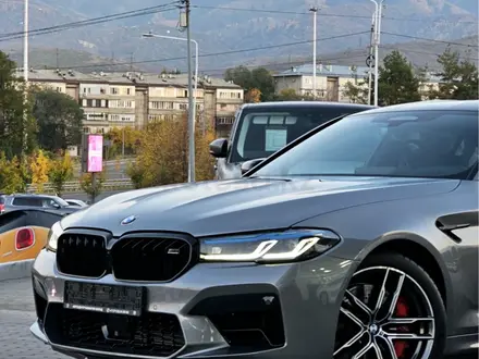 BMW M5 2023 года за 69 000 000 тг. в Алматы – фото 2